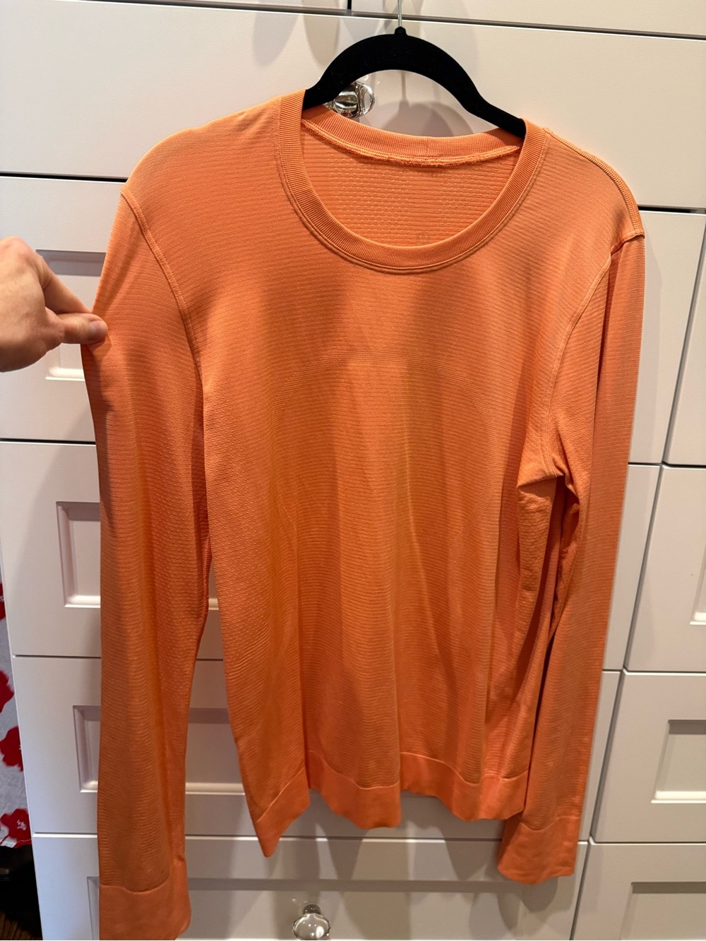 Lululemon sz 4 Swiftly relaxed fit Peach Orange Crewneck Long Sleeve